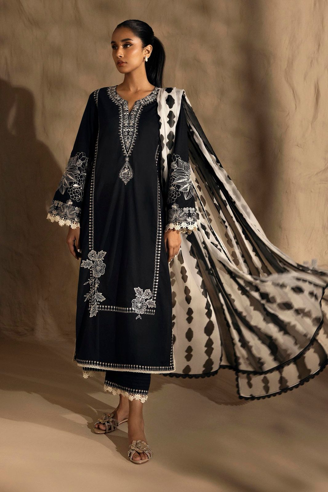Sana Safinaz Dhanak Embroidered 3 Piece Dress Black