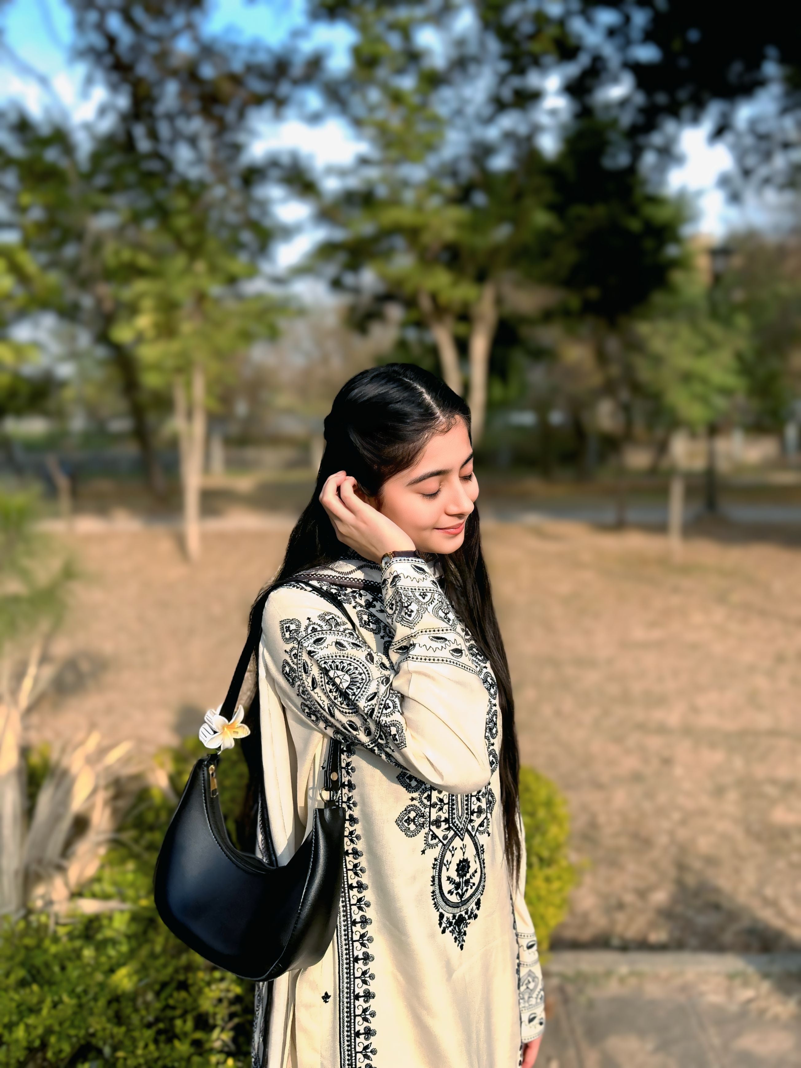 Embroidered 3pc Dhanak Dress With Premium digital printed Shawl. Black