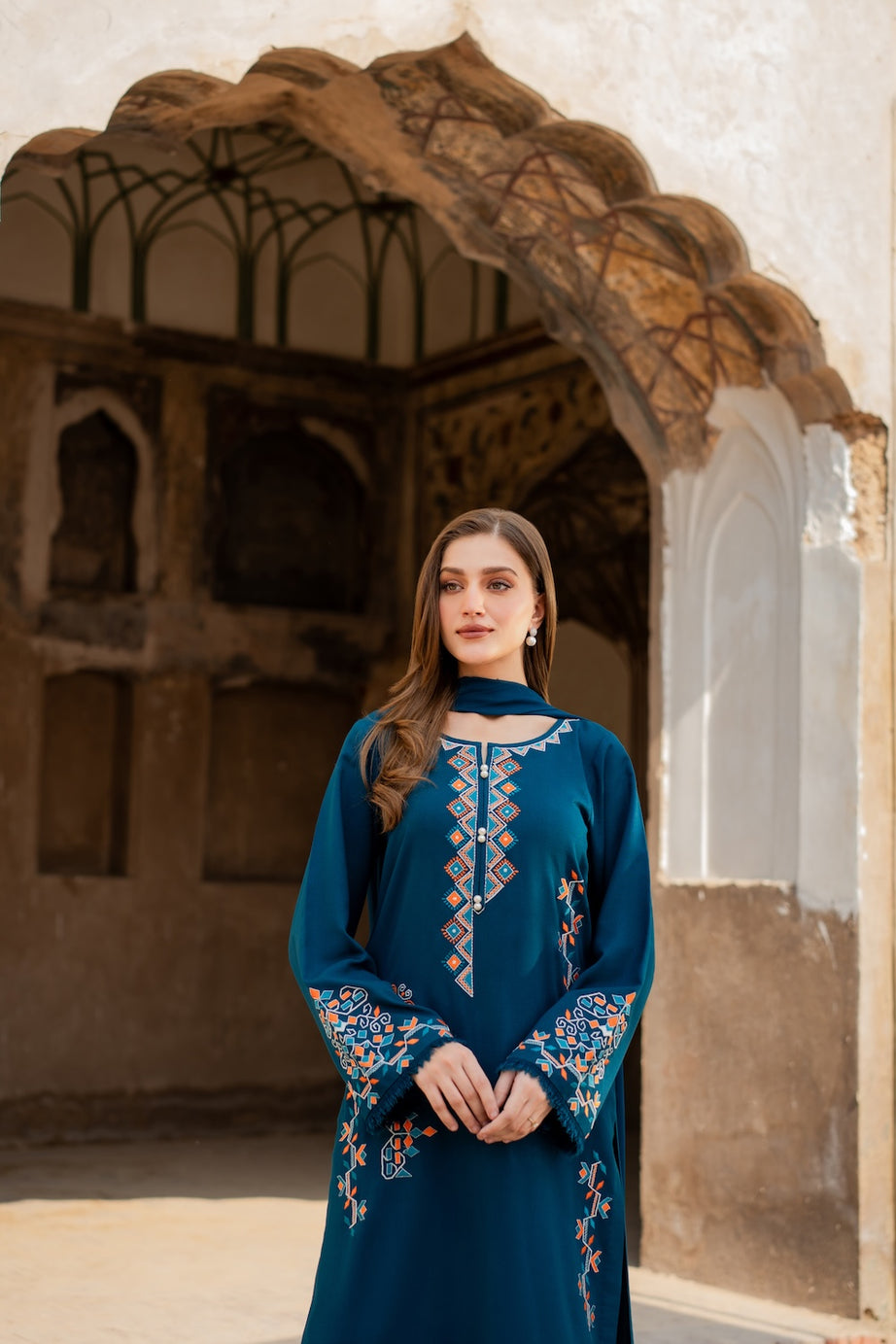 Lamya Dhanak 3Pc Embroidery Unstiched suit