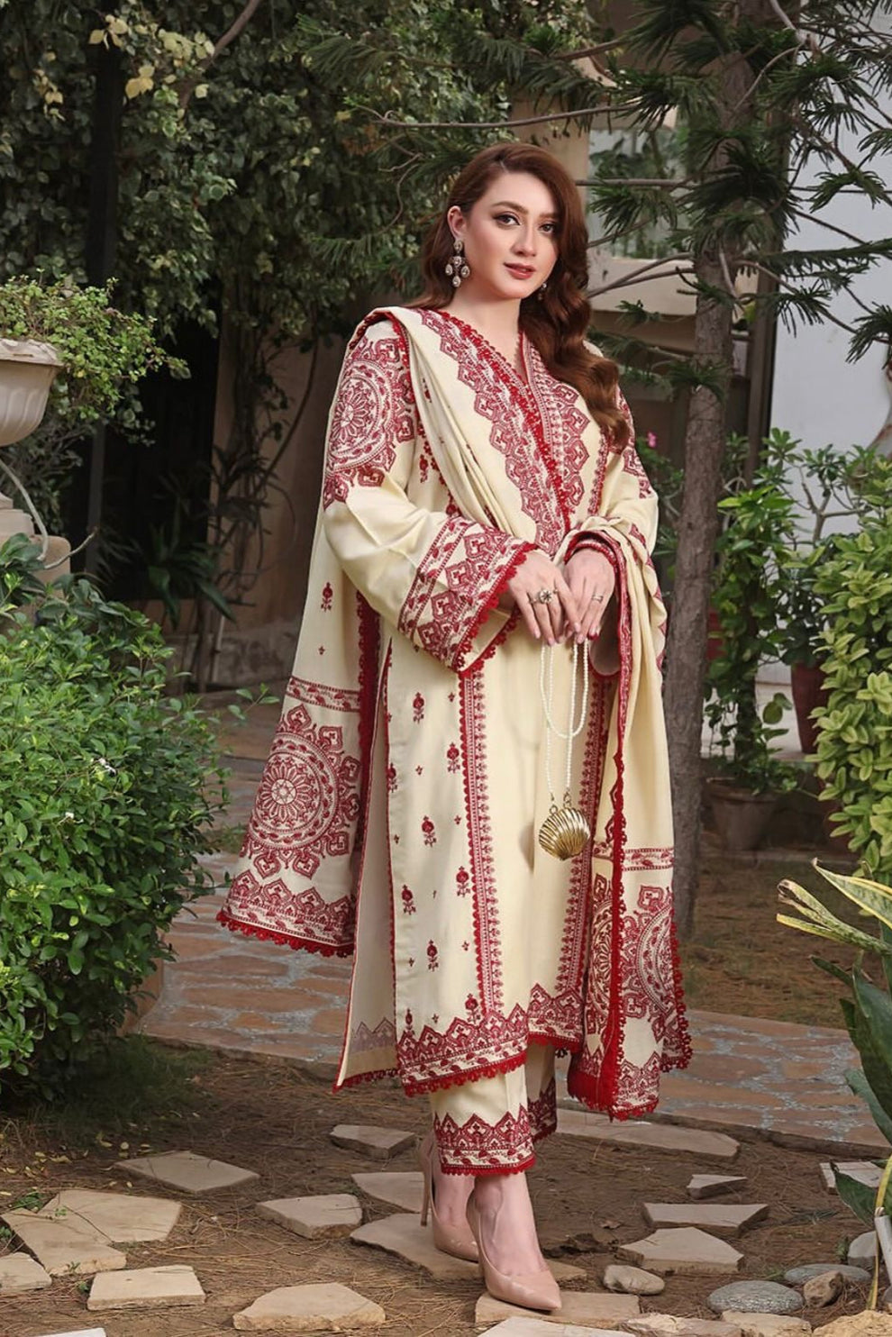 Embroidered 3pc Dhanak Dress With Embroidered Shawl.