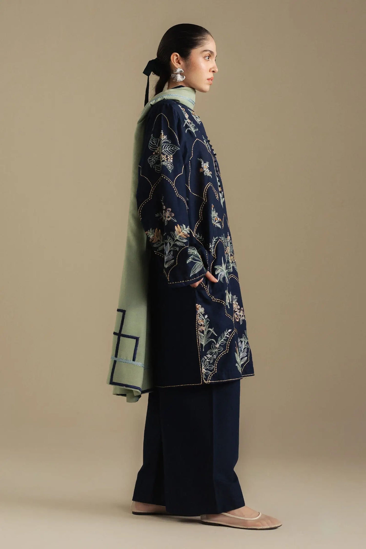 Luxury Dhanak 3Pc Emb Suit Navy