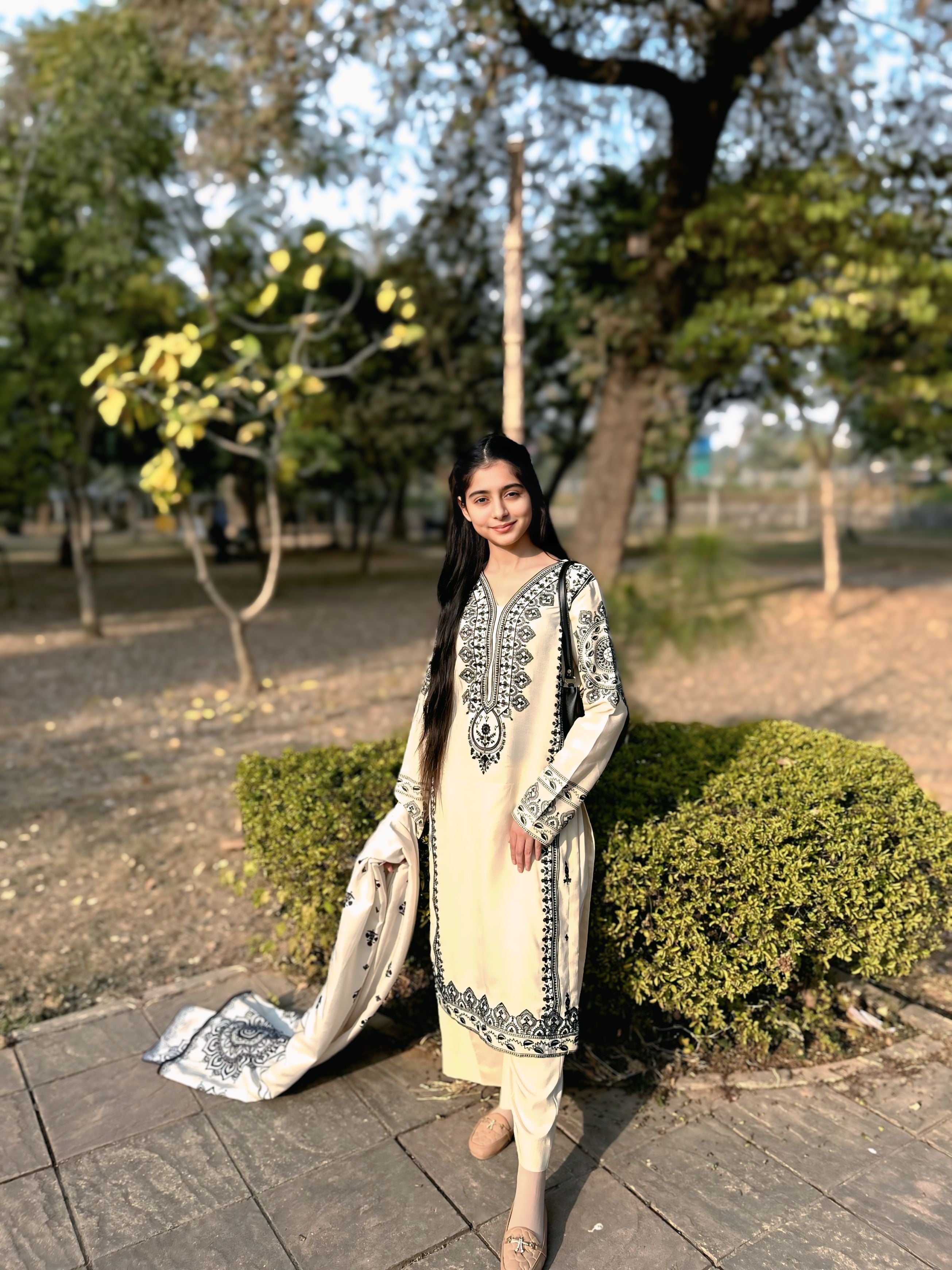 Embroidered 3pc Dhanak Dress With Premium digital printed Shawl. Black