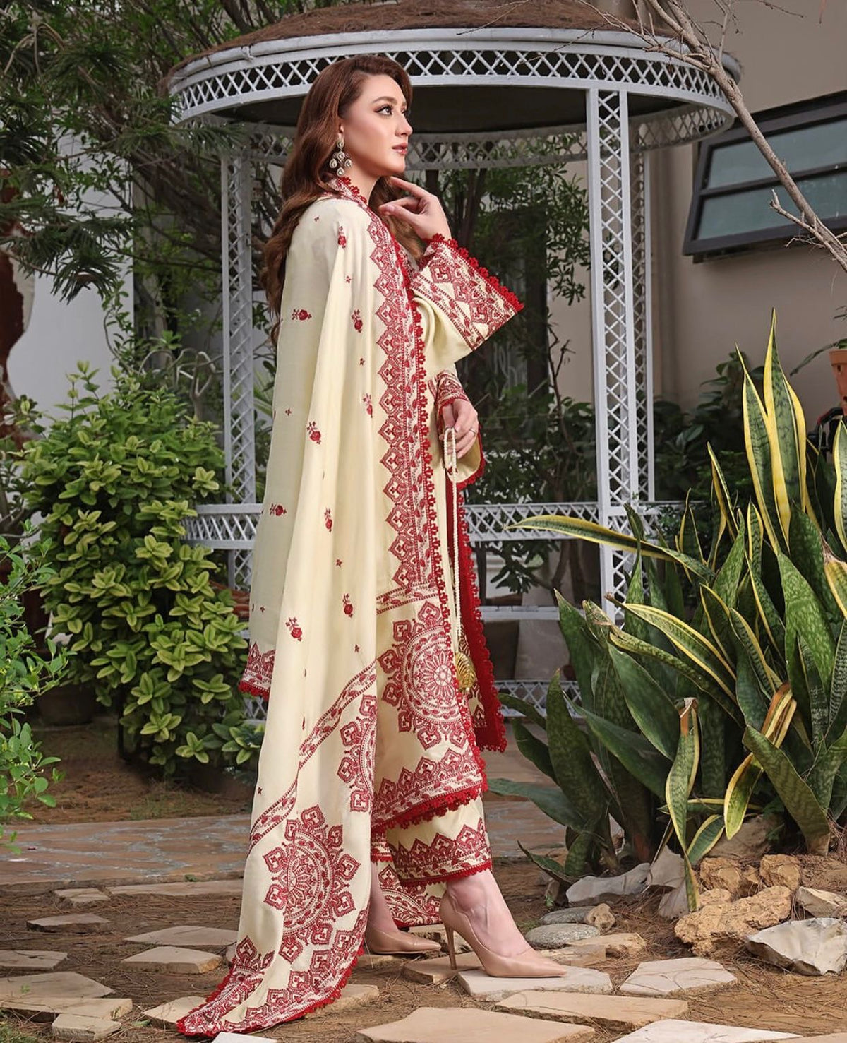 Embroidered 3pc Dhanak Dress With Embroidered Shawl.