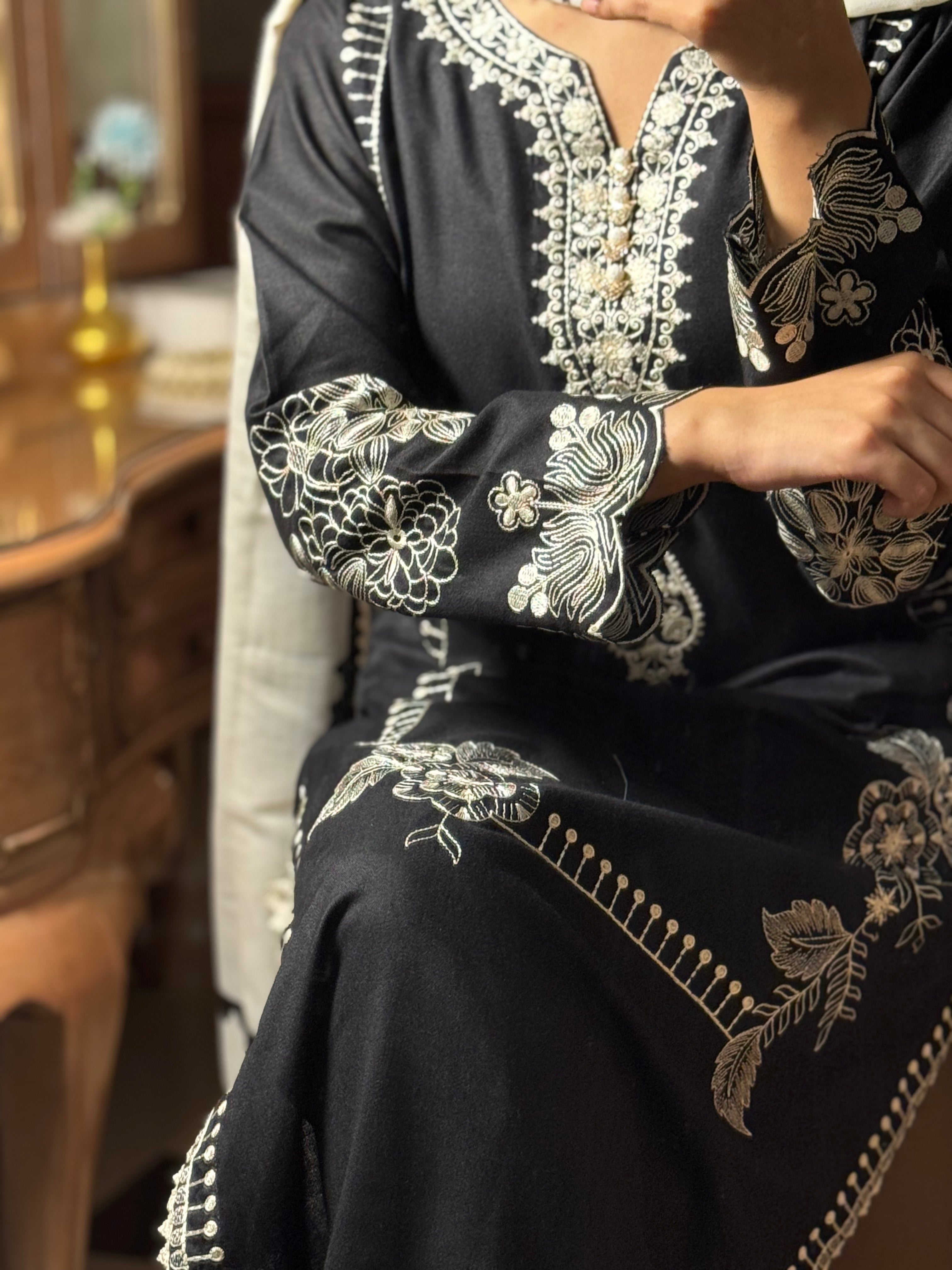 Sana Safinaz Dhanak Embroidered 3 Piece Dress Black